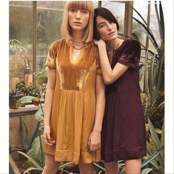Anthropologie Dresses & Skirts - Maeve burgundy velvet shirt sleeve tunic dress